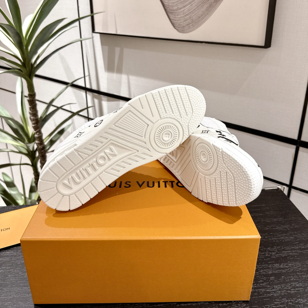 Louis Vuitton Trainer Sneaker Monogram White Black