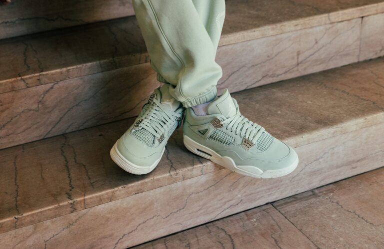 Nike Air Jordan 4 Retro ‘Abundance / Seafoam’
