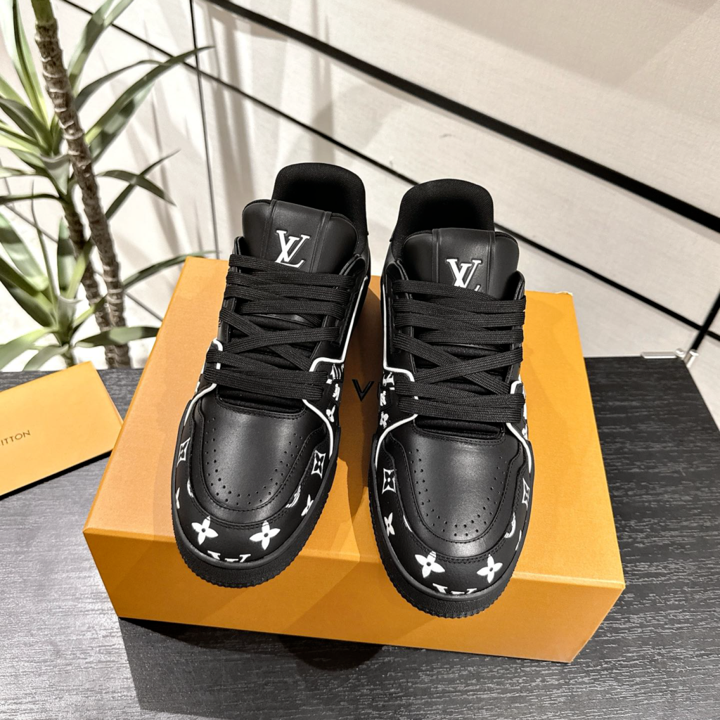 Louis Vuitton Trainer Sneaker Monogram Black White