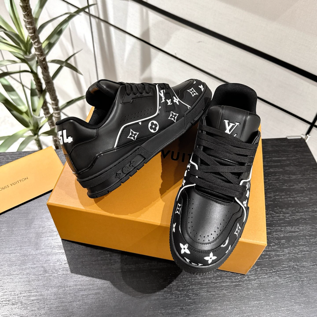 Louis Vuitton Trainer Sneaker Monogram Black White